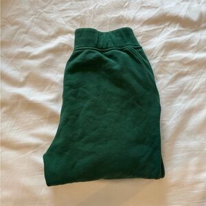 LULULEMON relaxed high-rise jogger (color: everglade green, size: 6)